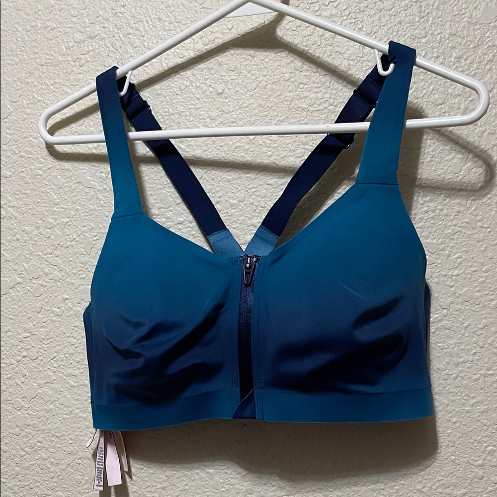 Victoria's Secret Knockout Women's Front Close Sports Bra. Good Condition.